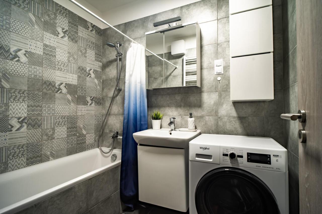Vig Apartment - With Private Parking Budapest Exterior foto
