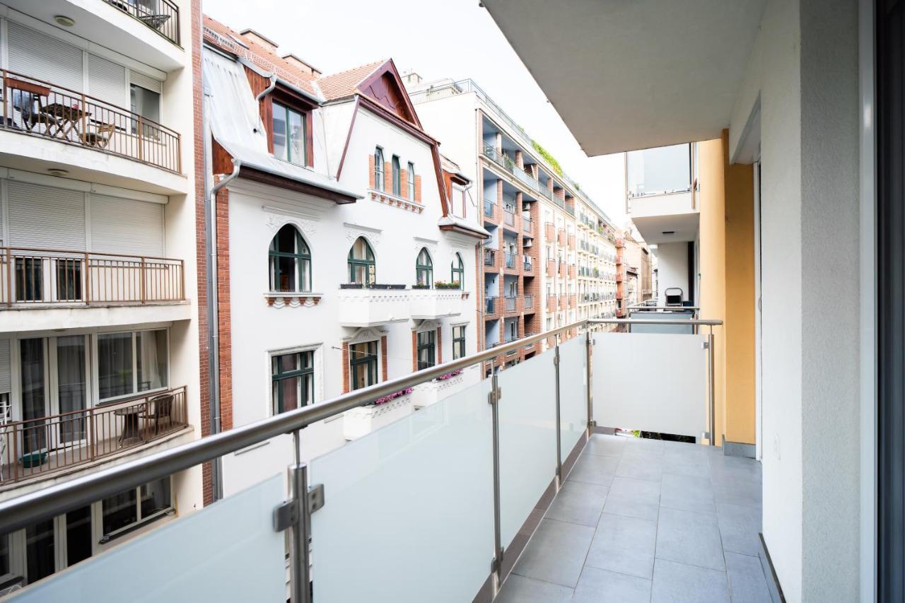 Vig Apartment - With Private Parking Budapest Exterior foto